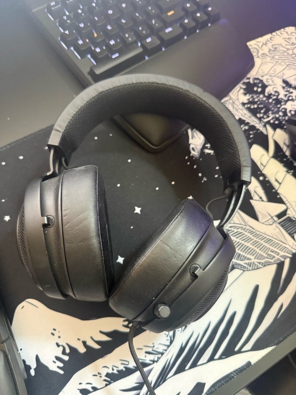 Razor Over-Ear Headphones in Black
